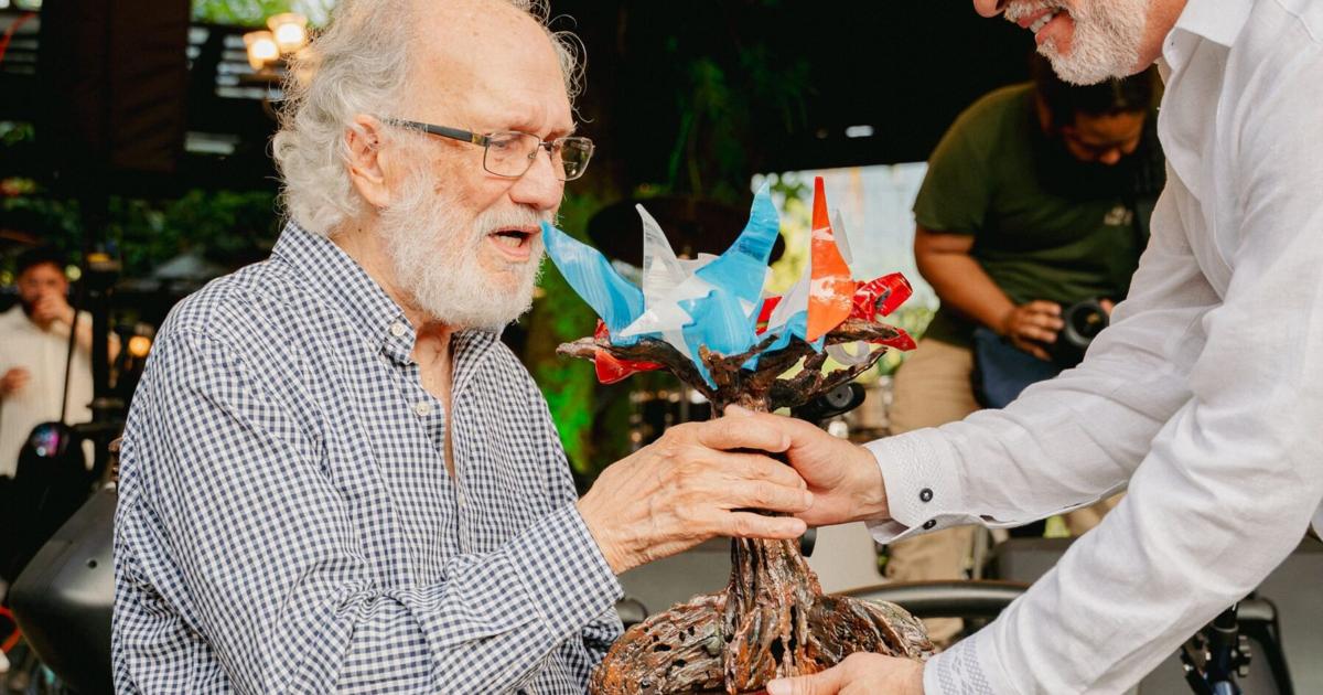 Jacobo Morales, Hermes Croatto y Carli Muñoz reciben el National Ceiba Award