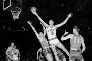 Imagen del artículo de El Vocero: Fallece el primer 'MVP' de la NBA, Bob Pettit, a sus 93 años