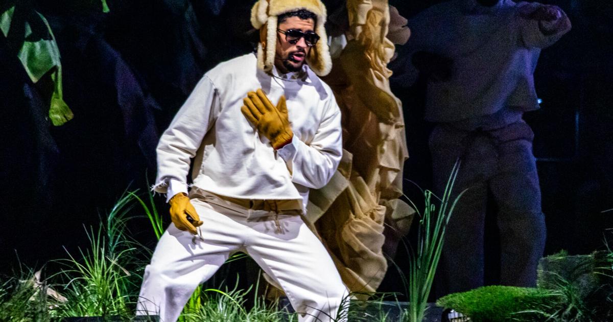 Timan a otra septuagenaria: envía $7,150 a falso "Bad Bunny"