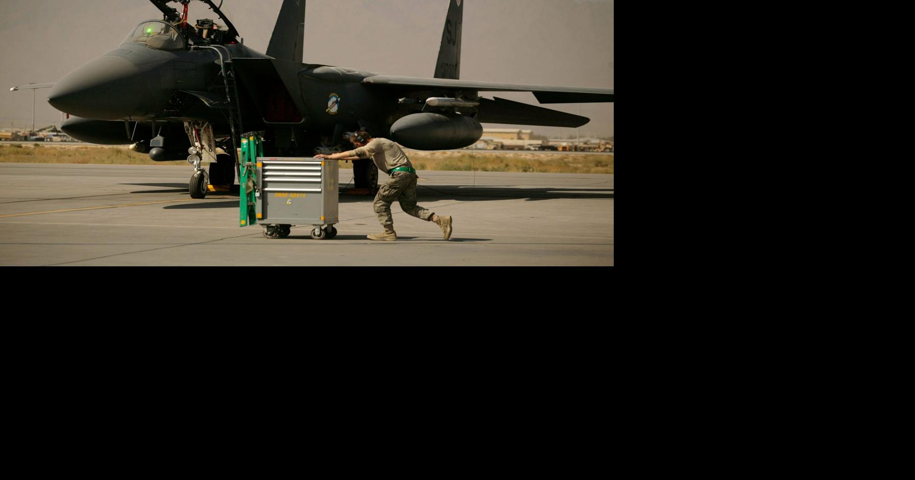 | Un militar fue rescatado y otro continúa desaparecido.