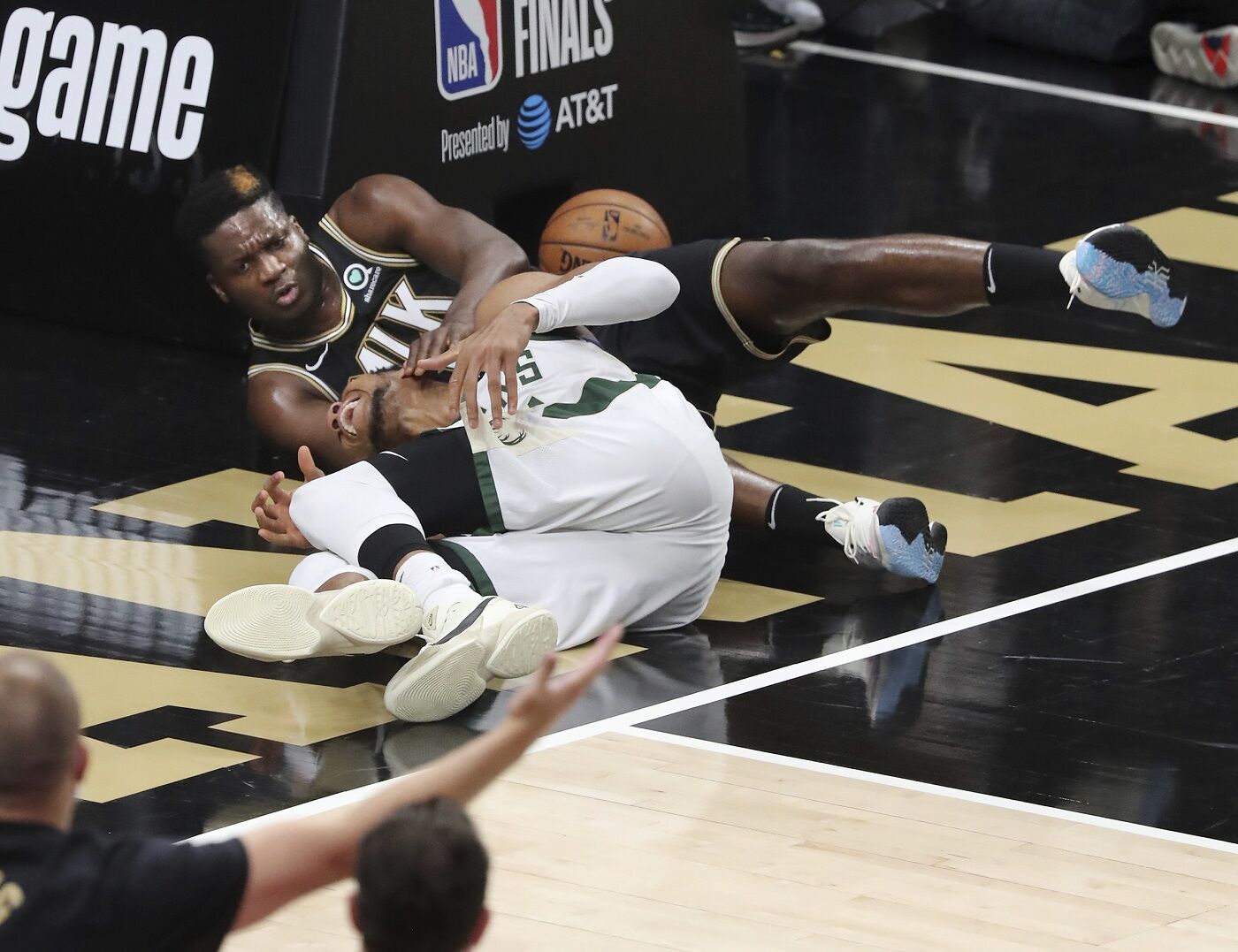 Giannis Antetokounmpo está en duda para el quinto juego de la final del Este - Vimarsana News