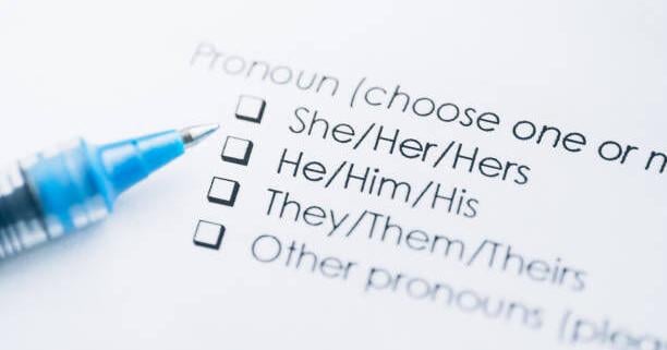 De "él" y "ella" a "elle": el origen y uso de los pronombres neutros en español