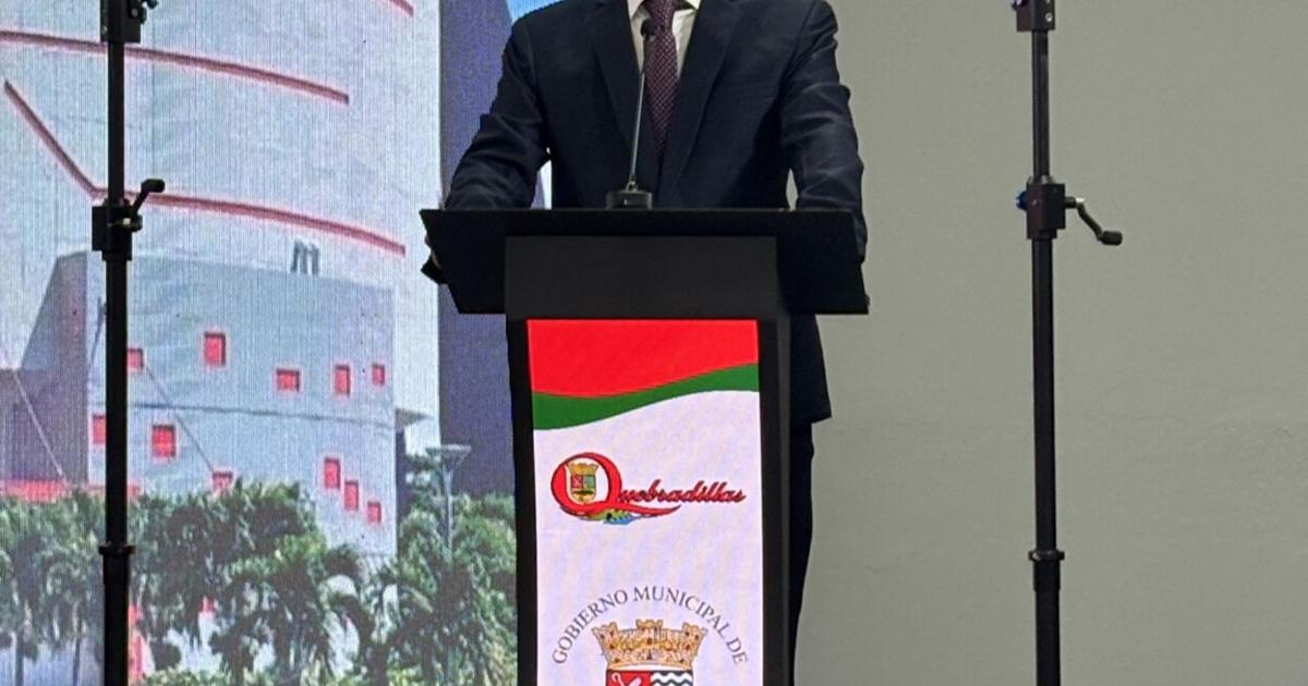 Alcalde de Quebradillas anuncia aumento de $100 mensuales a empleados municipales