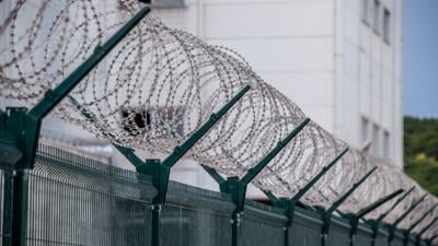 Alerta Roja: Peligrosa excarcelación de convictos violadores y asesinos