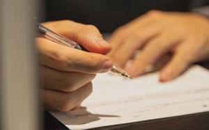 Imagen de la cobertura de: ¿Está desapareciendo la escritura a mano? La caligrafía resiste en la era digital