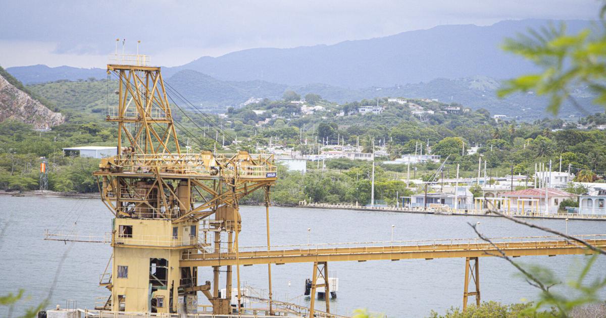 Alcalde asegura falta de acceso a estudios sobre contaminación en la Bahía de Guánica