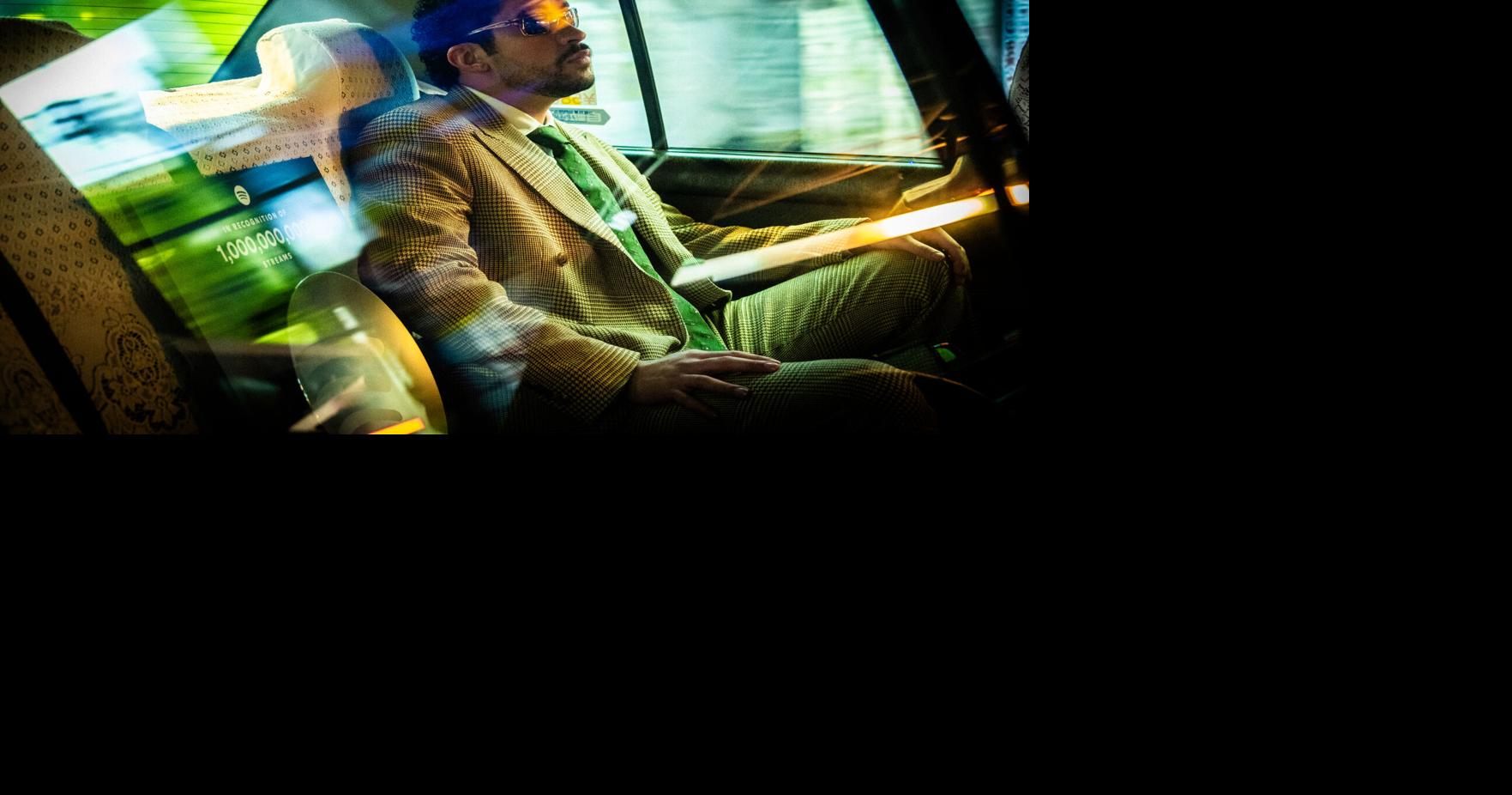 El artista celebra su histórica presentación en Tokio ante más de 2,300 fanáticos.