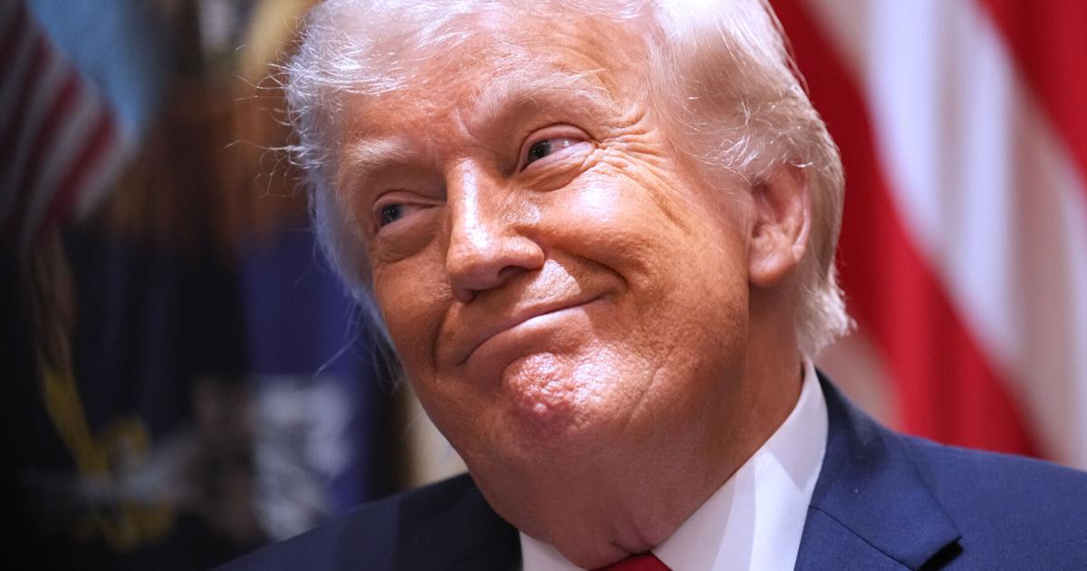 Juez se niega a bloquear orden de Trump para censo electoral federal y limitar voto por correo