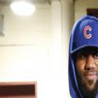 Cumple LeBron su apuesta y viste uniforme de Cachorros