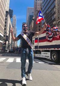 Ricky Martin parada puertorriquena bandera