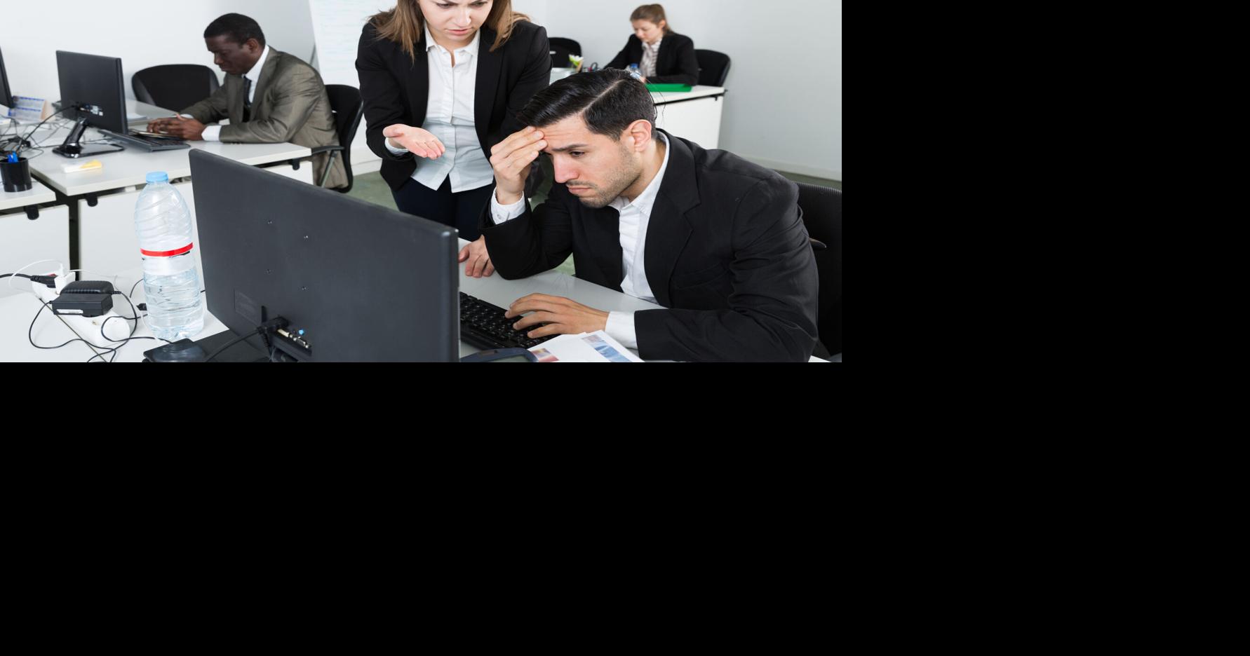 El empleado que teme equivocarse no crea, se protege y calla