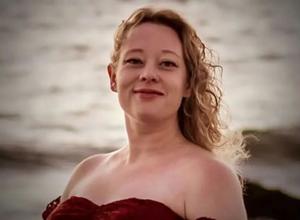 ¿Quién era la mujer que murió a manos de un agente de ICE en Minneapolis?