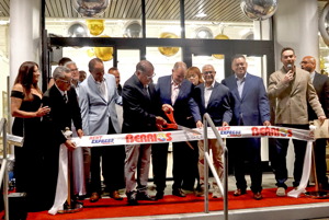 Imagen del artículo de El Vocero: Berríos inaugura megatienda en Mayagüez Mall