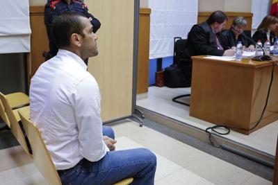 Comienza juicio del brasileño Dani Alves por agresión sexual