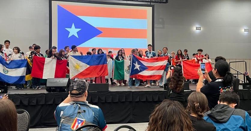 Jóvenes de PR logran tercer lugar en competencia internacional de robótica con 120 equipos de 28 países