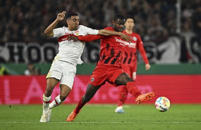 Frankfurt vence 3-2 a Stuttgart y pasa a la final de la Copa de Alemania