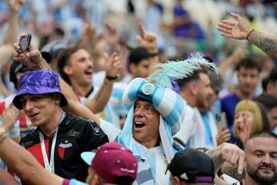Fanáticos argentinos en Catar también juegan la final
