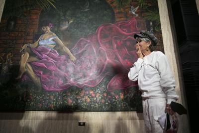 Sin palabras Rita Moreno tras develación de pintura en su honor