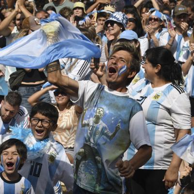 Argentina vence a Polonia y avanza a los octavos de final en el Mundial