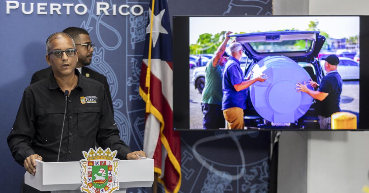 Gobierno distribuye 150 cisternas a familias de escasos recursos en Vega Alta y Culebra