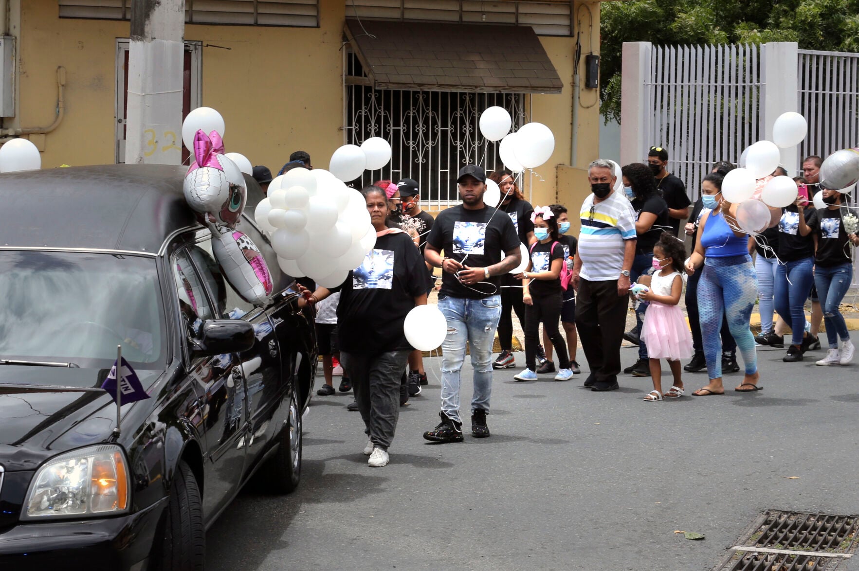 Con una caravana de globos blancos dan el último adiós a la niña boricua de 7 años asesinada en Utah - Vimarsana News