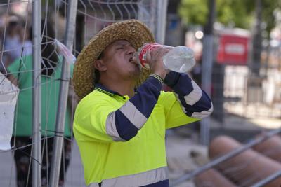 Alertan de los efectos del calor excesivo y el cambio climático en trabajadores