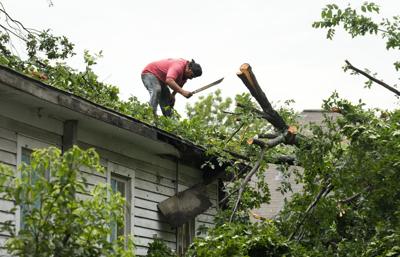 Daños en viviendas de Oklahoma y Kansas, Houston recupera electricidad