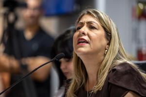 Imagen del artículo de El Vocero: Secretaria de la Familia denuncia “persecución” ante cuestionamientos por viaje a España