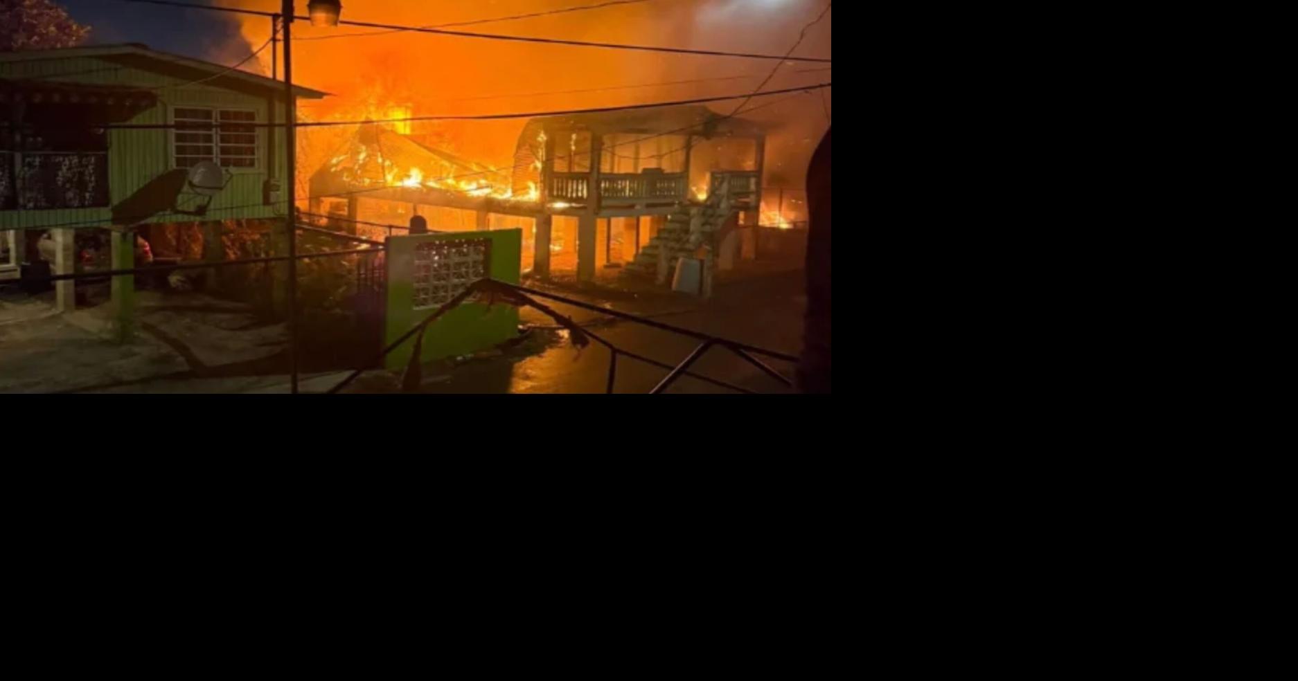 Incendio arrasa varias residencias y vehículos en Cataño
