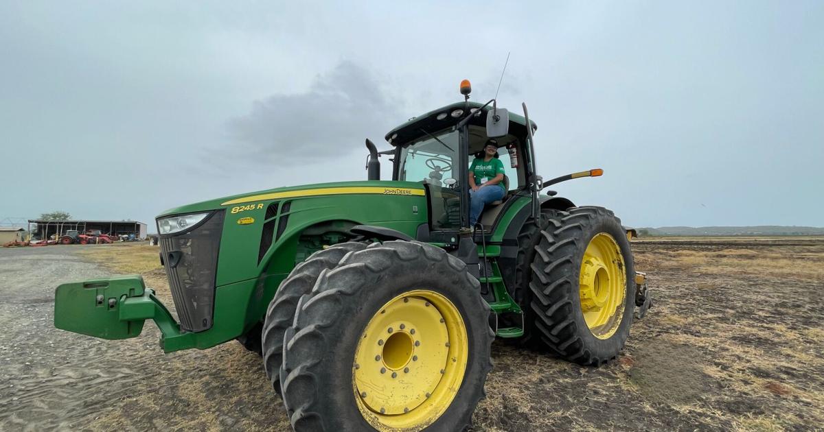 Estudiantes de escuela superior visitan RiceTec y descubren rol de PR en innovación agrícola mundial