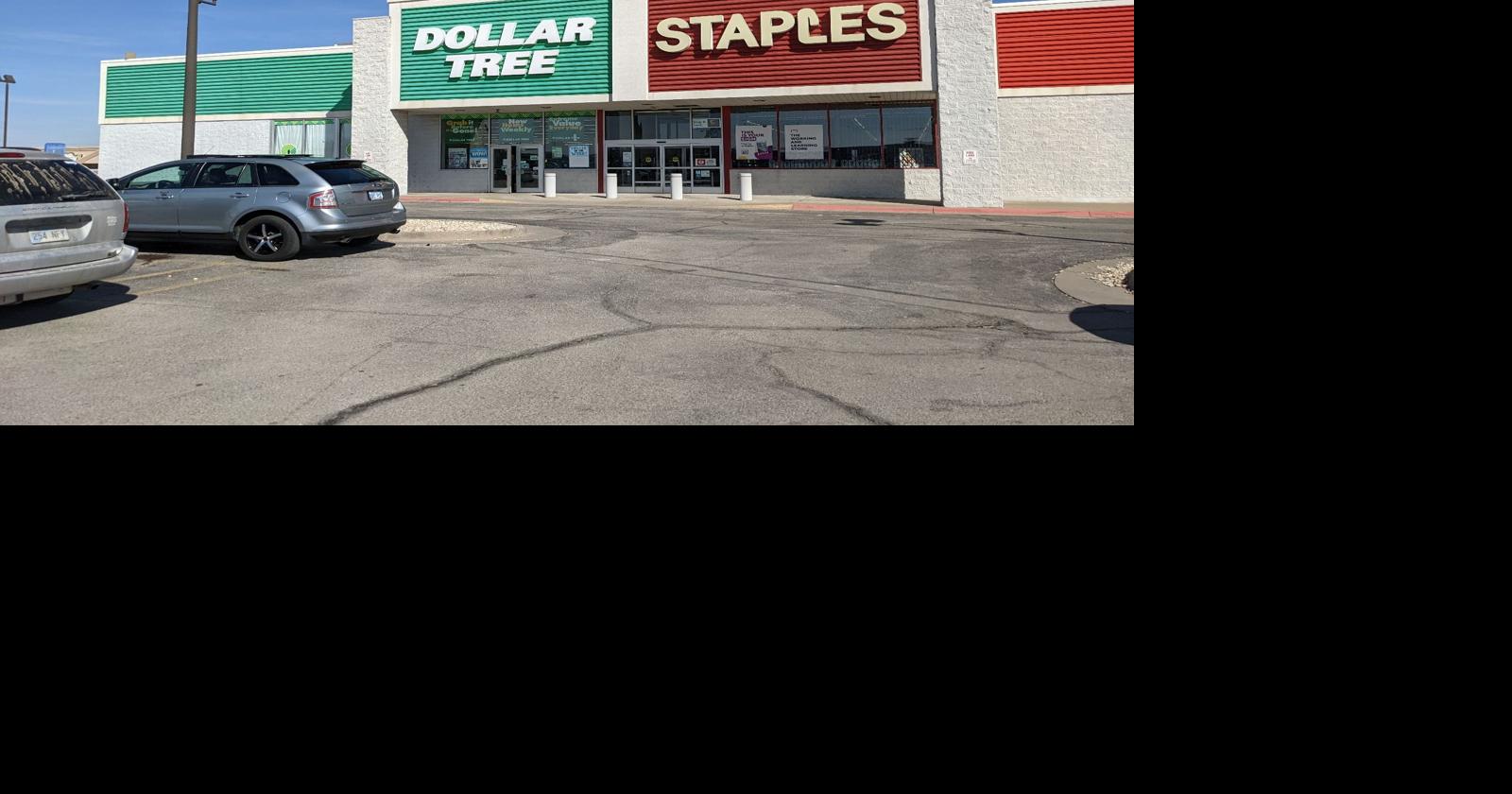 Staples, Williamsburg, VA  That Mall is sick and that Store is dead!