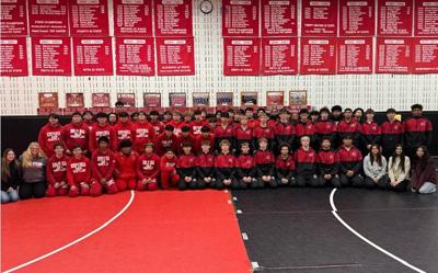 EHS wrestling routs Lawrence 66-9 in dual meet