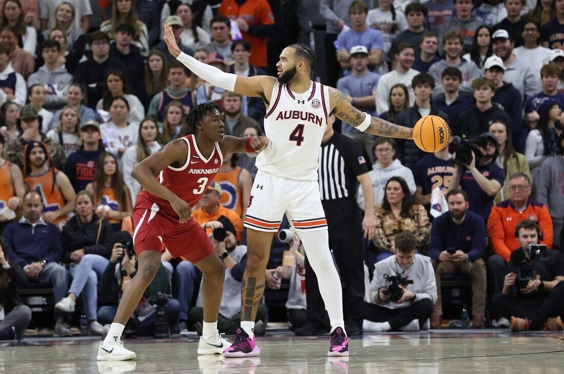 No. 1 Auburn survives tough battle with visiting Arkansas | National |  emporiagazette.com