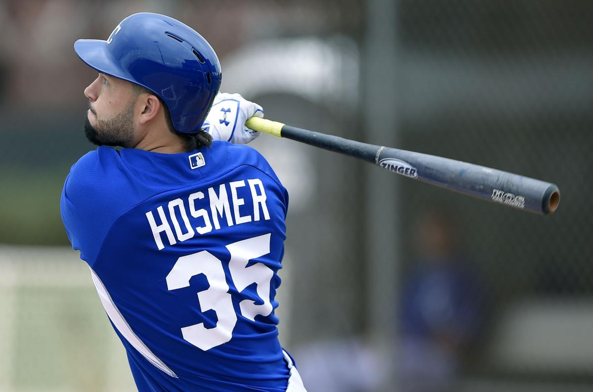 Eric Hosmer gets a standing ovation in his first return to