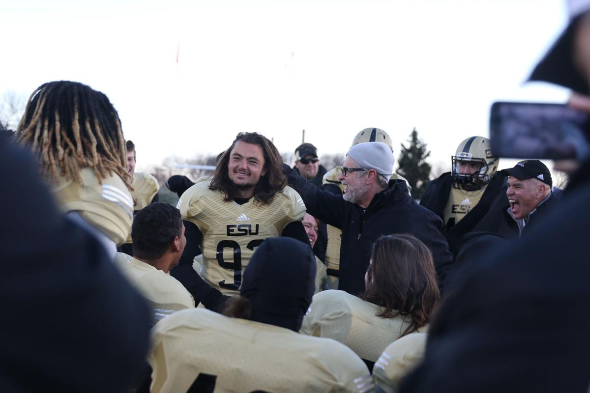 Emporia State Claims 1st Playoff Win On Last Second Fg Topping