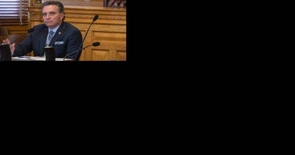 Kansas Legislature sends Democratic governor bill banning under-18 transgender health care - Vimarsana News