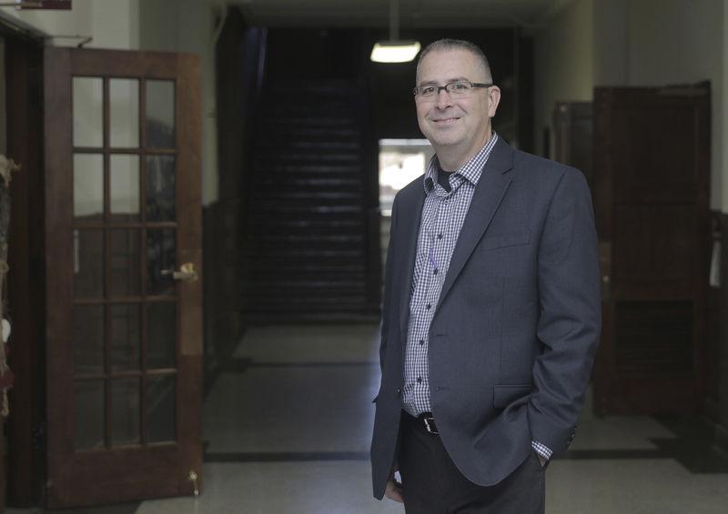 Motion to terminate superintendent's contract fails Area