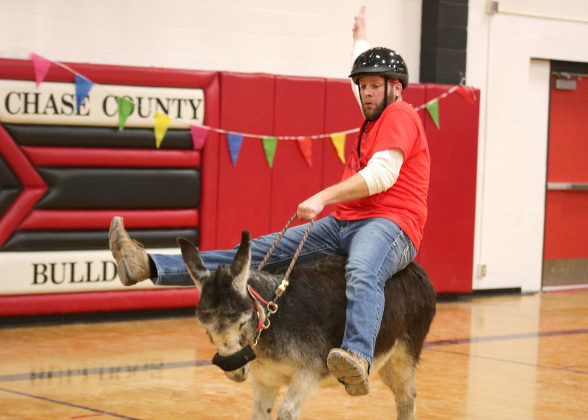 Donkey Basketball Hilariously Entertaining Cln Emporiagazette Com
