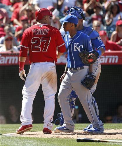 Royals C Salvador Perez agrees to four-year extension