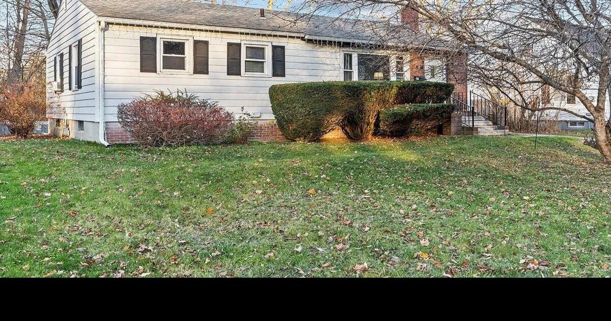 Home tour of the week a cute single level 329,000 ranch in Essex