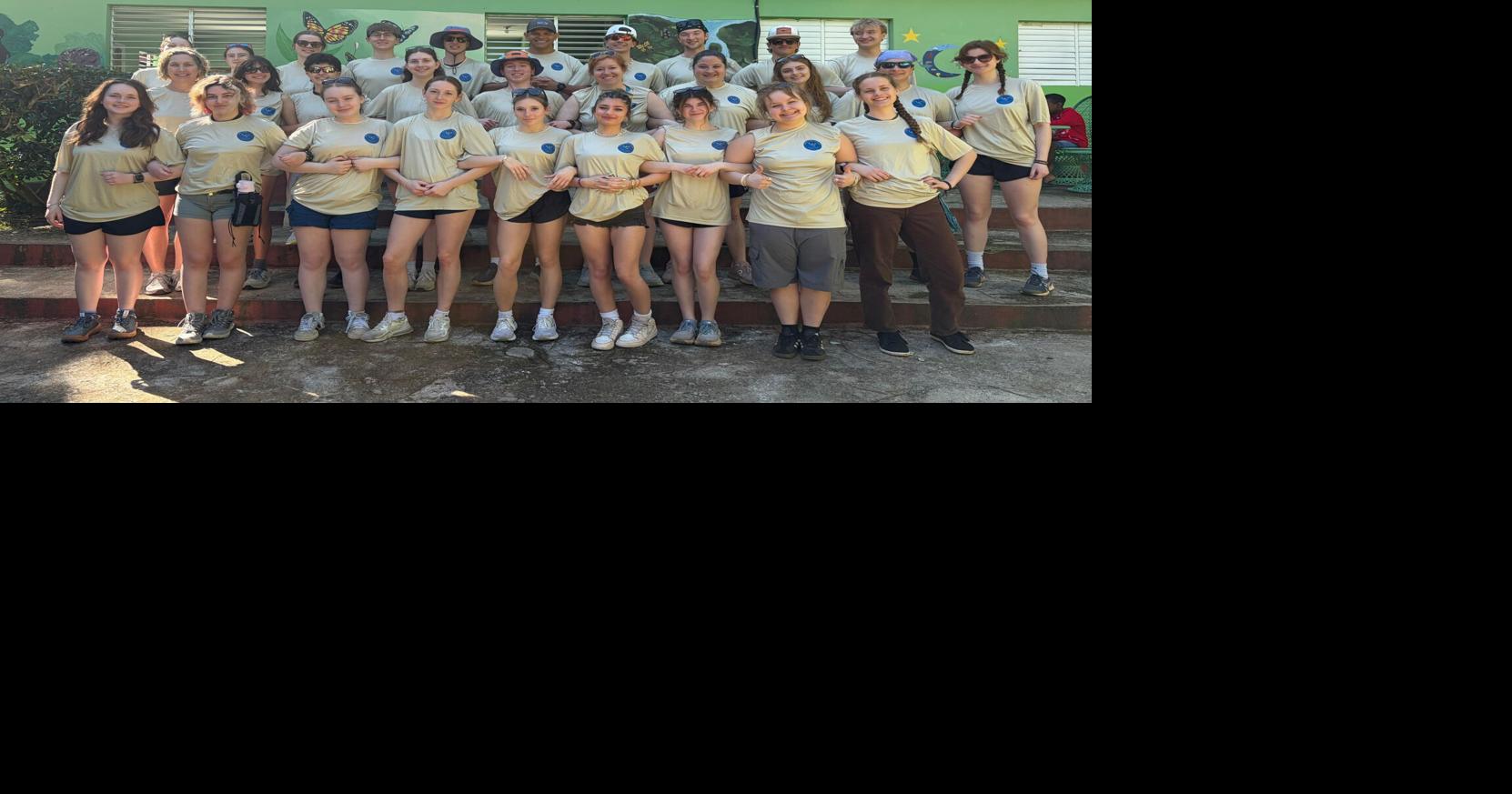 EHS students travel to Dominican Republic on service-learning trip