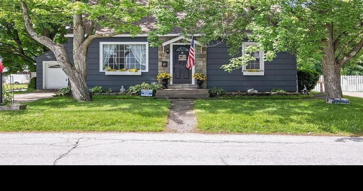 This charming home in Essex Junction has a built in lounge area and