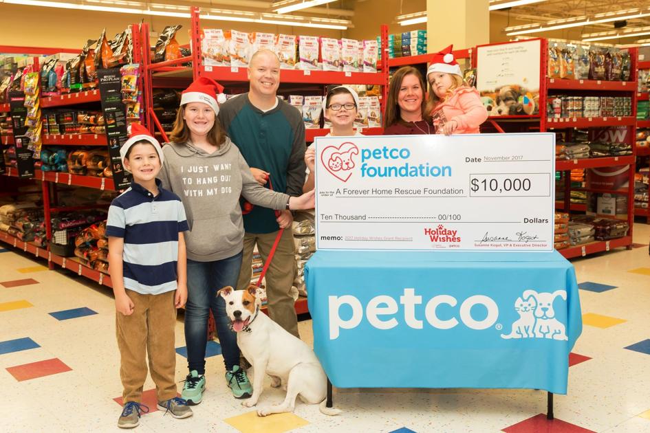 Petco Extends Helping Paw To Chantilly Dog Rescue Shelter Fairfax County Fairfaxtimes Com