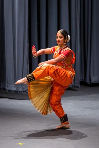 Sumi Rao Mother, daughter share love for Indian dance in Chantilly | Articles ...