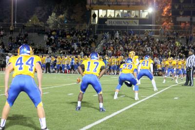 Running Backs Carry Robinson To 31 20 Victory Over Broad Run