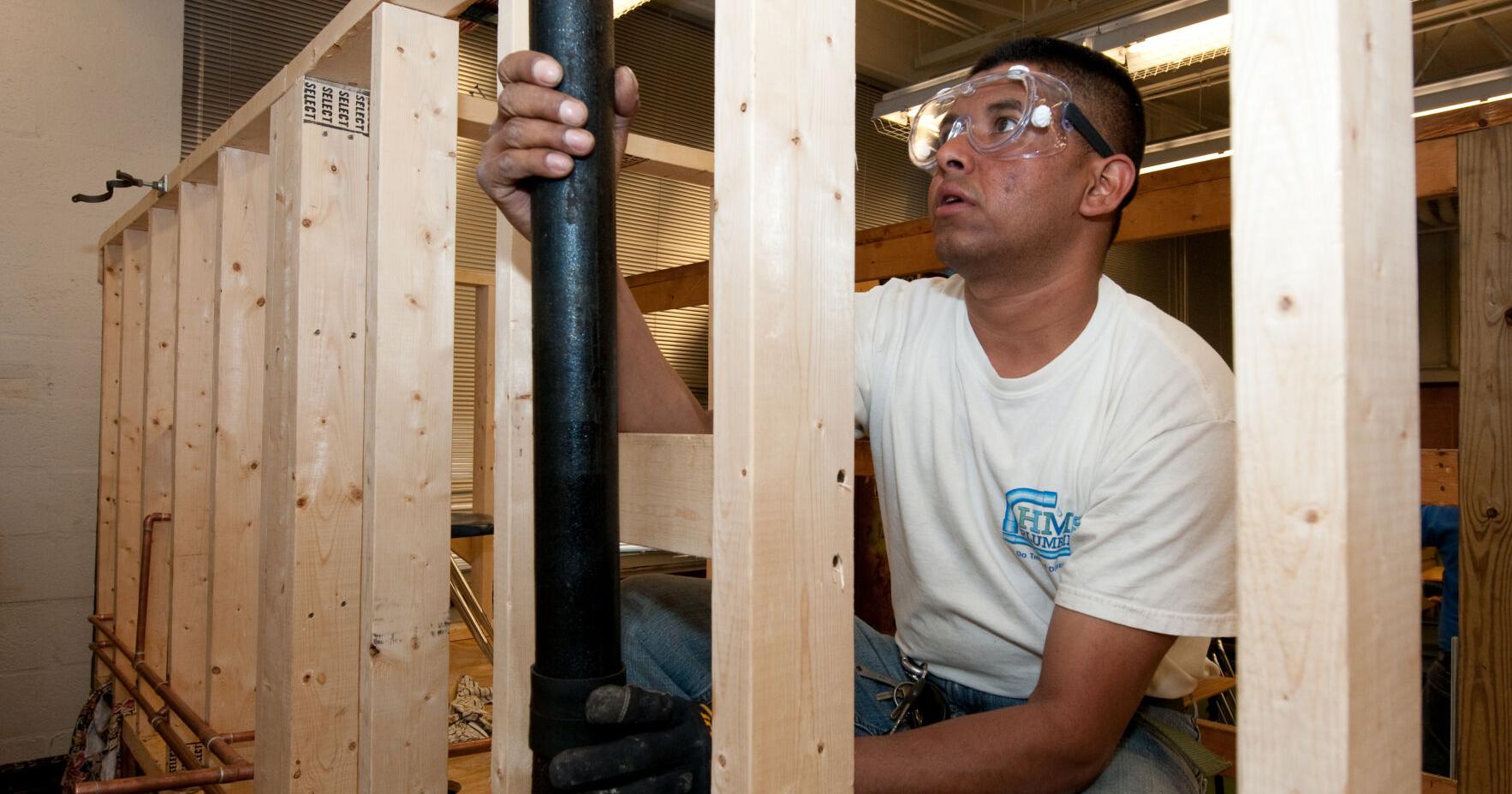 Program aims to 'empower' graduates without college | Fairfax County - Vimarsana News