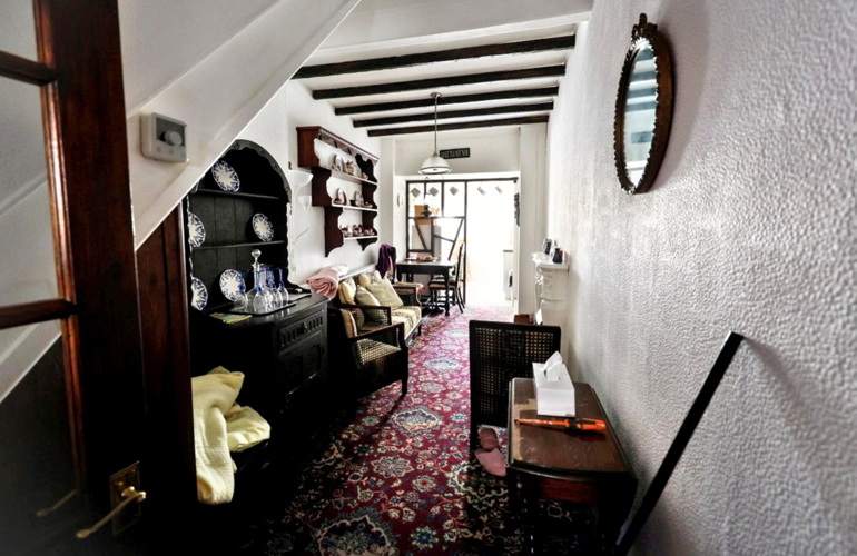 Narrow house that’s under 8-feet wide sold for just over $56,000 ...