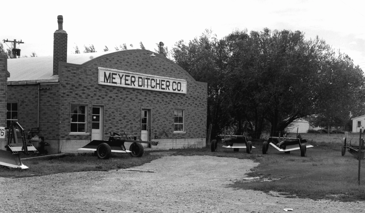 Fairfield’s Roy Meyer Honored For Contributions To FFA School