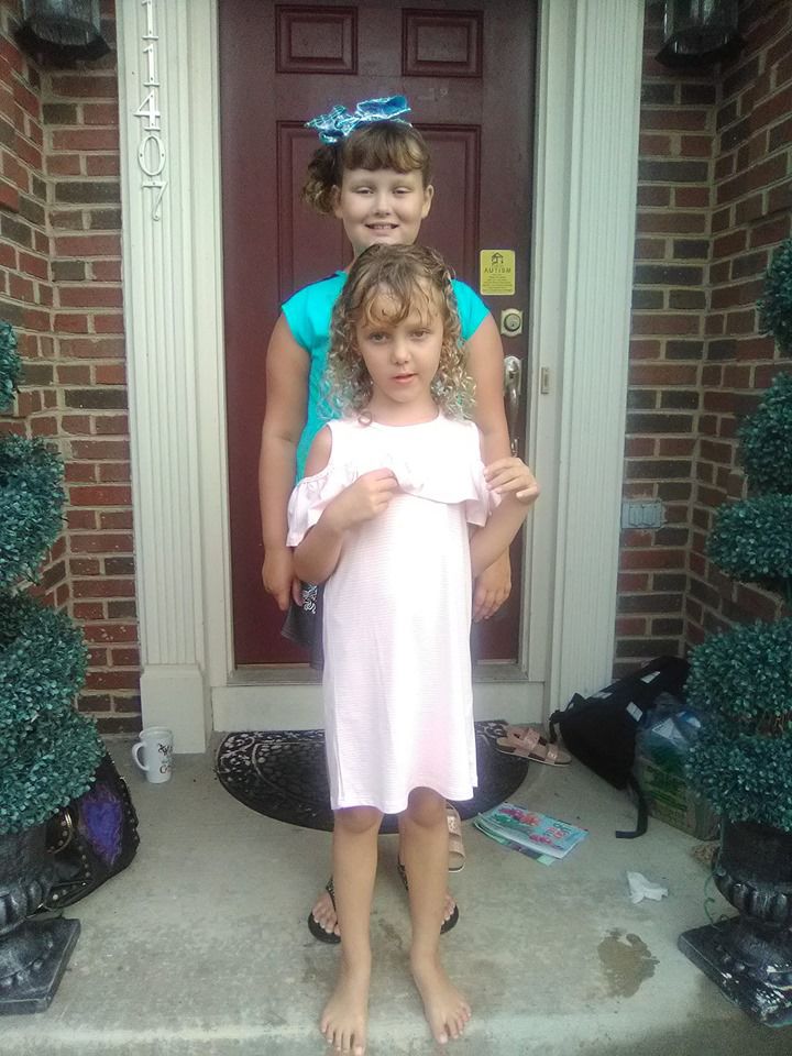 bts Kasey Brooke Kinsey 4th grade at mm Pierce Kadi(front) 1st grade at C.Hunter Ritchie sisters are best friends for life.jpg