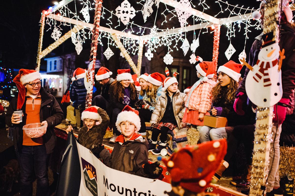 Warrenton Christmas Parade 2022 Despite Confusion Caused By Facebook Post, Warrenton Christmas Parade Still  Set For Friday | News | Fauquier.com